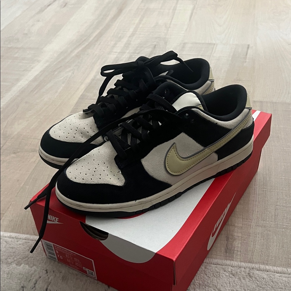 NIKE DUNK LOW LX